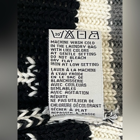 Kersh Sweater Vest. Size: S  Color: White/Gray - Picture 7 of 8